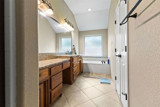 204 Briarstone Drive, Alvarado, TX 76009