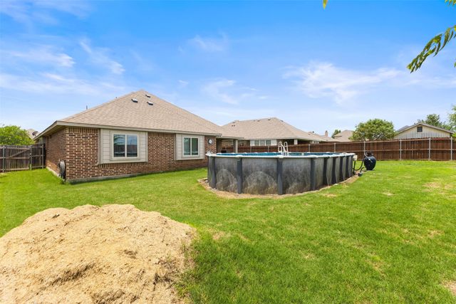 204 Briarstone Drive, Alvarado, TX 76009