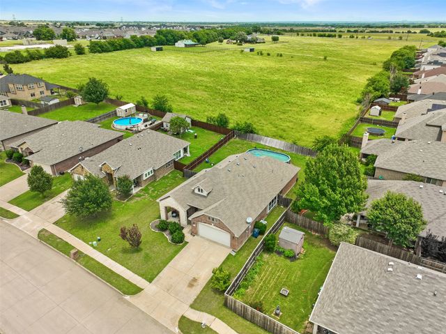 204 Briarstone Drive, Alvarado, TX 76009