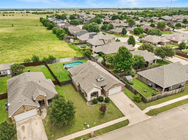 204 Briarstone Drive, Alvarado, TX 76009