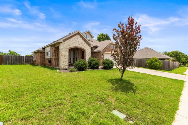 204 Briarstone Drive, Alvarado, TX 76009