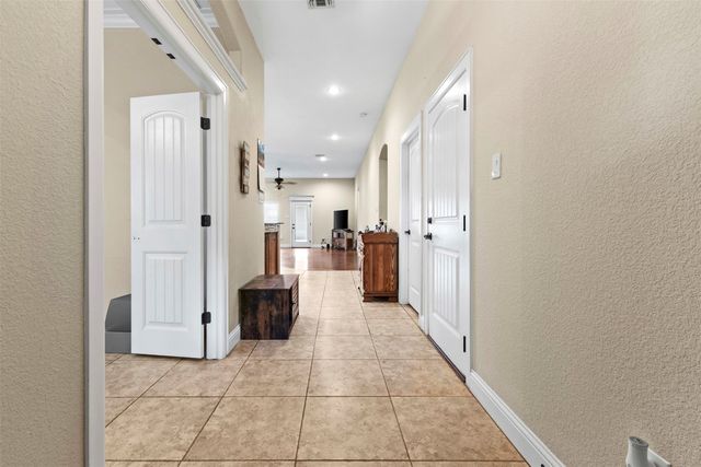 204 Briarstone Drive, Alvarado, TX 76009