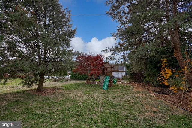 920 CHESTNUT ST, Akron, PA 17501