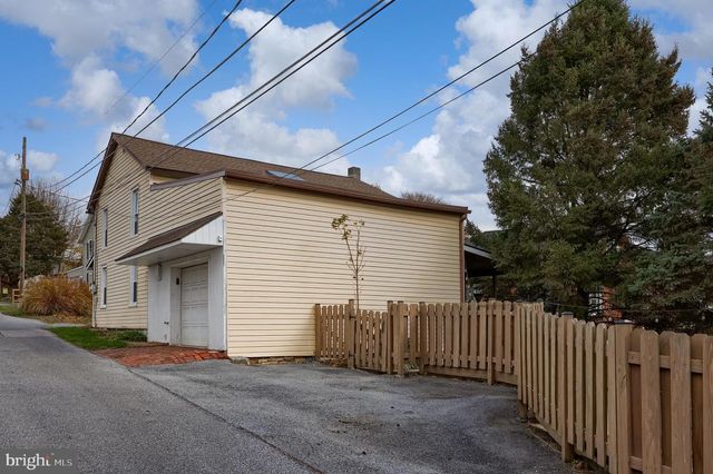920 CHESTNUT ST, Akron, PA 17501