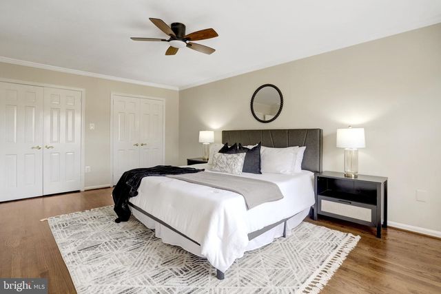 2325 S QUEEN ST, Arlington, VA 22202