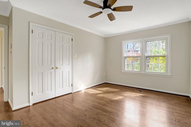 2325 S QUEEN ST, Arlington, VA 22202