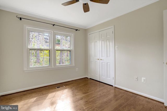 2325 S QUEEN ST, Arlington, VA 22202