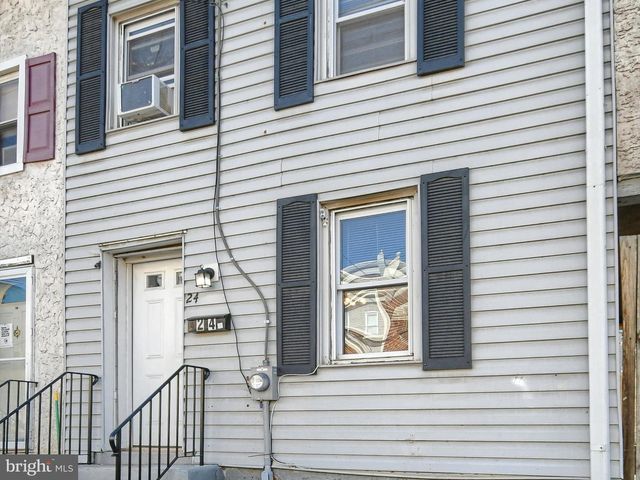 24 W FRONT ST, Bridgeport, PA 19405