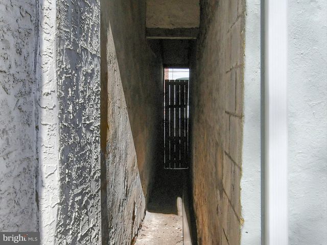 24 W FRONT ST, Bridgeport, PA 19405