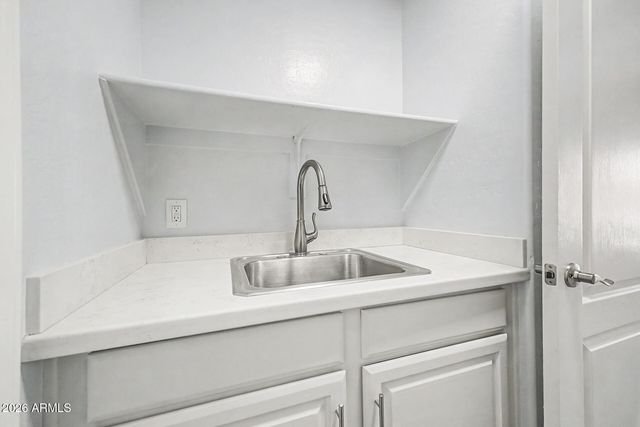 604 W GOLDFINCH Way, Chandler, AZ 85286