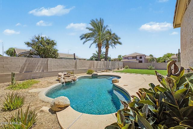604 W GOLDFINCH Way, Chandler, AZ 85286