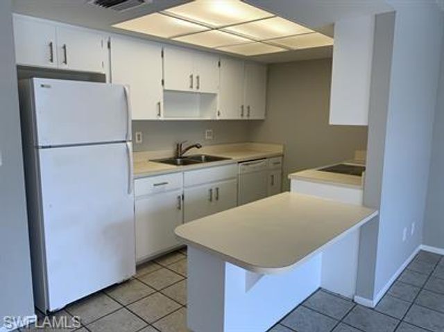 309 SW 3rd PL # 107, Cape Coral, FL 33991