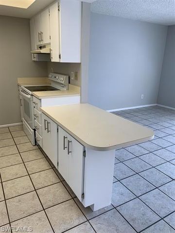 309 SW 3rd PL # 107, Cape Coral, FL 33991