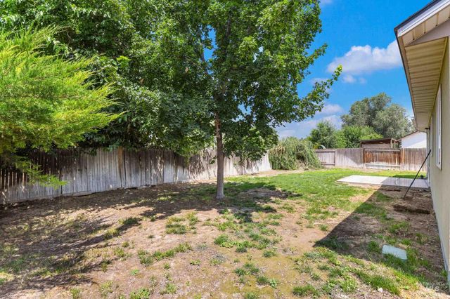 63 S Kelli Loop, Nampa, ID 83687