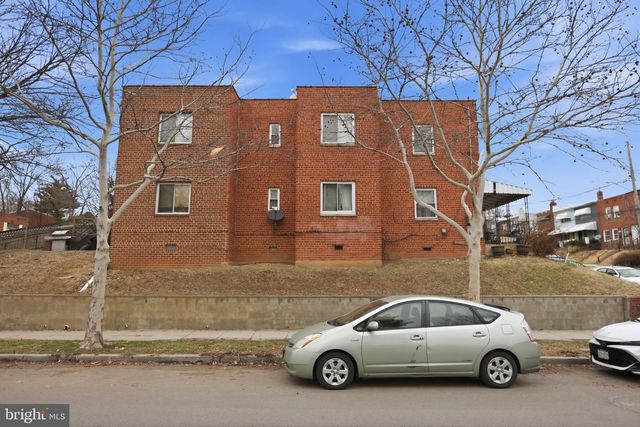 2200 15TH ST NE, Washington, DC 20018