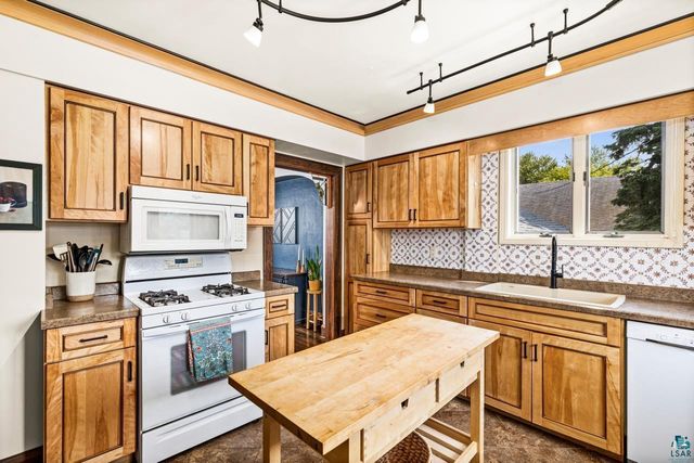 2220 Wyoming Ave, Superior, WI 54880