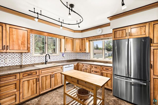 2220 Wyoming Ave, Superior, WI 54880