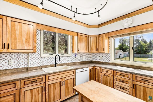 2220 Wyoming Ave, Superior, WI 54880