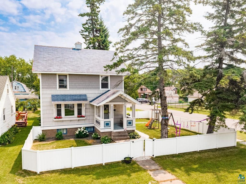 2220 Wyoming Ave, Superior, WI 54880