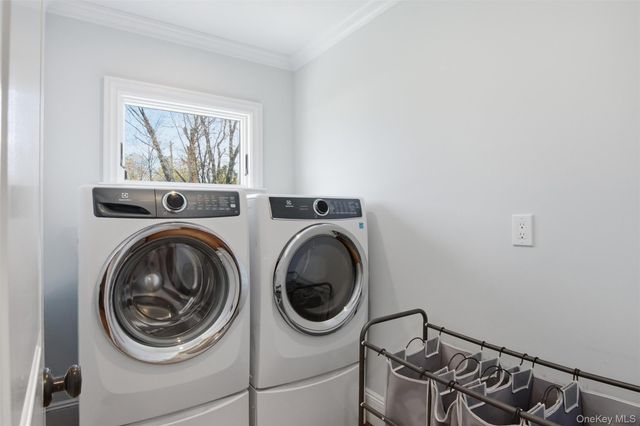 44 Fort Hill Road, Huntington, NY 11743