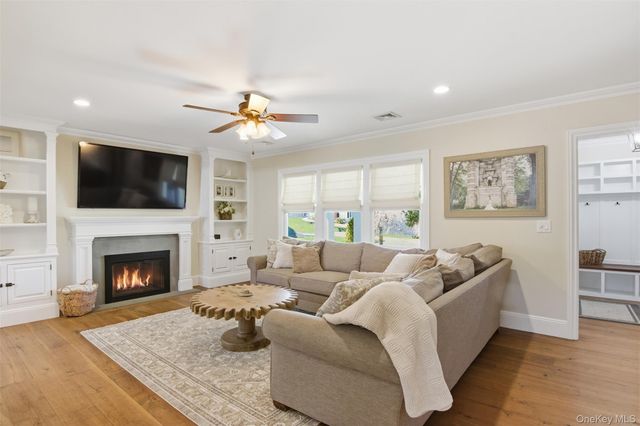 44 Fort Hill Road, Huntington, NY 11743