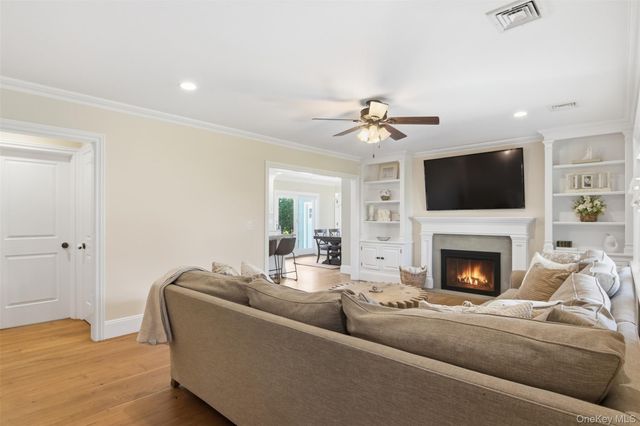 44 Fort Hill Road, Huntington, NY 11743