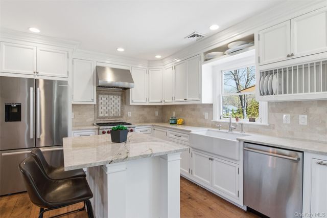 44 Fort Hill Road, Huntington, NY 11743