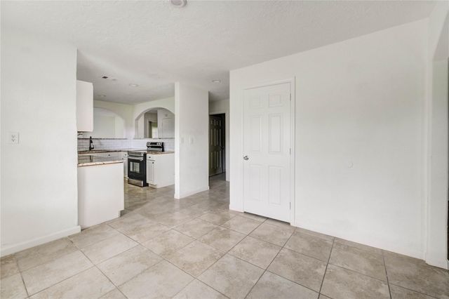 47 Blue Lake Drive, Huffman, TX 77336