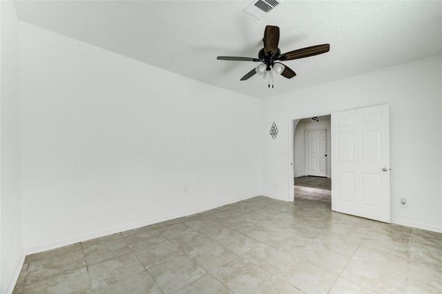 47 Blue Lake Drive, Huffman, TX 77336