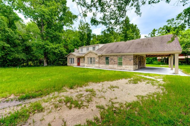 47 Blue Lake Drive, Huffman, TX 77336