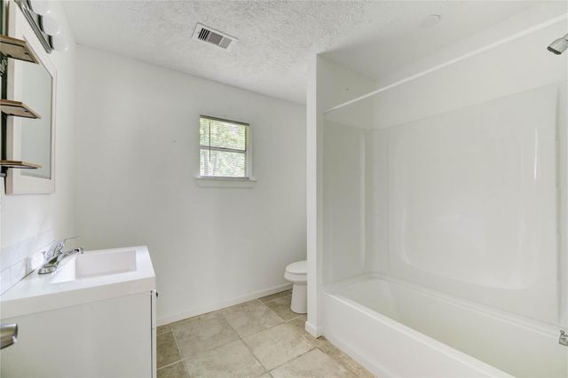 47 Blue Lake Drive, Huffman, TX 77336