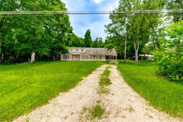 47 Blue Lake Drive, Huffman, TX 77336