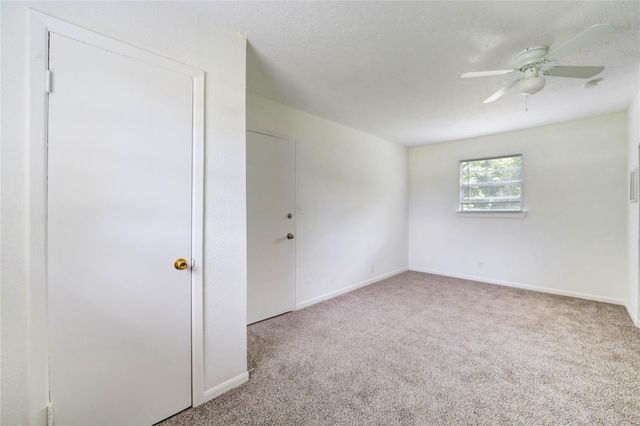 47 Blue Lake Drive, Huffman, TX 77336