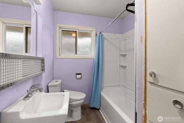 404 Eleventh Street, Raymond, WA 98577