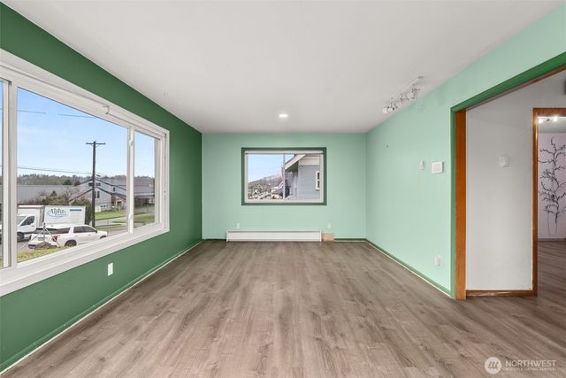 404 Eleventh Street, Raymond, WA 98577