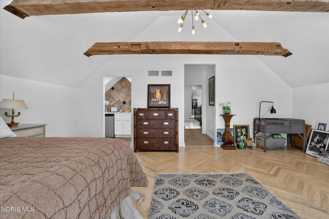 2228 Orchard Road, Ottawa Hills, OH 43606