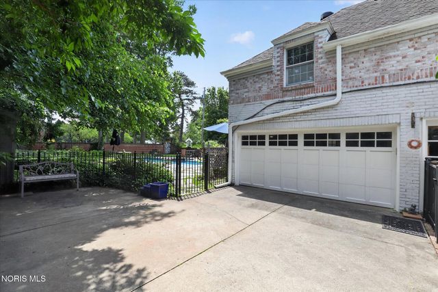 2228 Orchard Road, Ottawa Hills, OH 43606