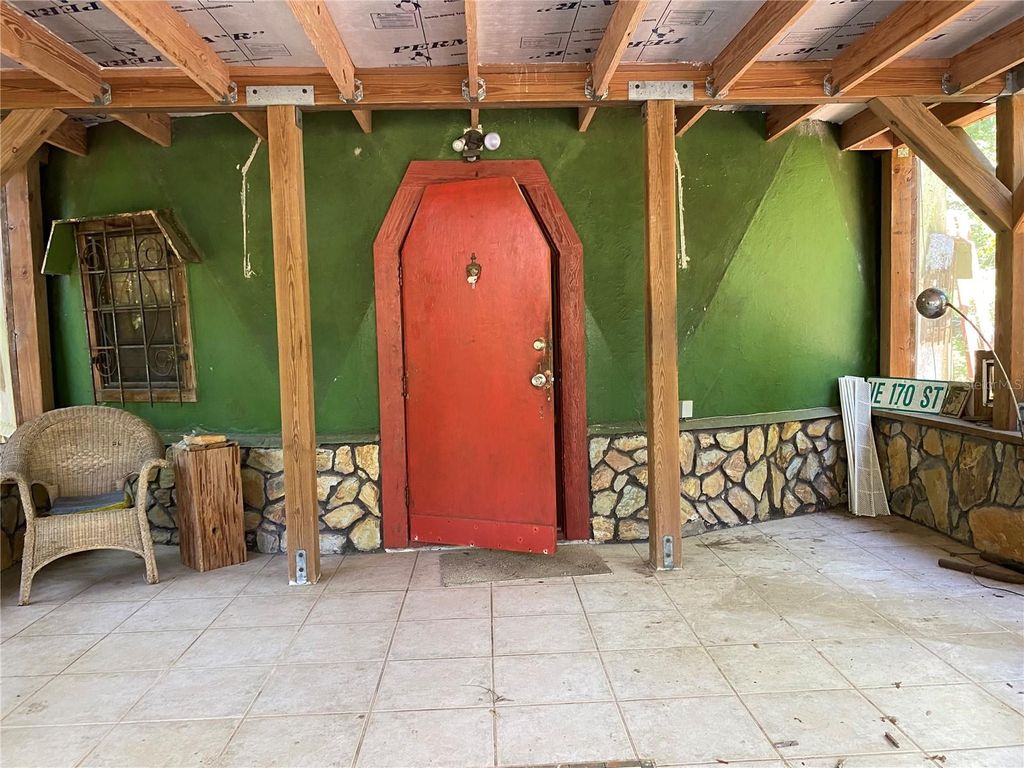 Image 4 of property listing at 2424 NE 170TH STREET, Citra, FL 32113