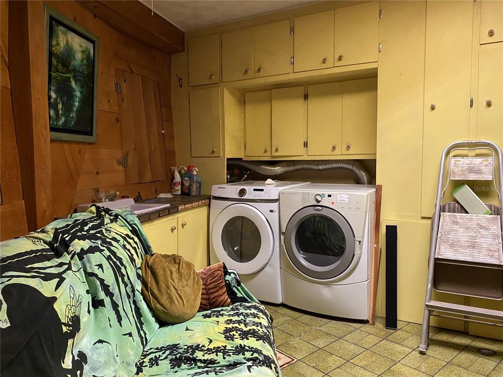 Image 37 of property listing at 2424 NE 170TH STREET, Citra, FL 32113