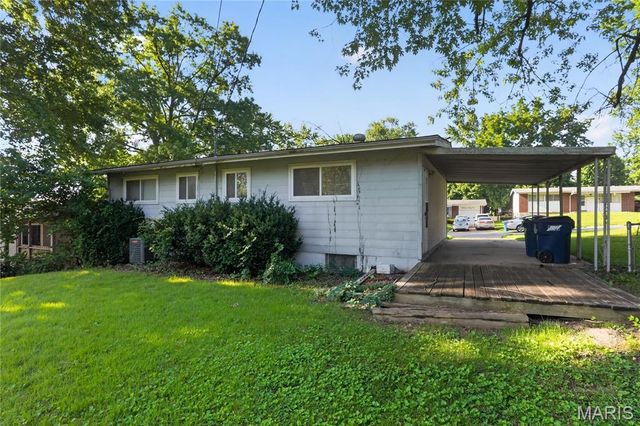 1723 Keelen Drive, St Louis, MO 63136