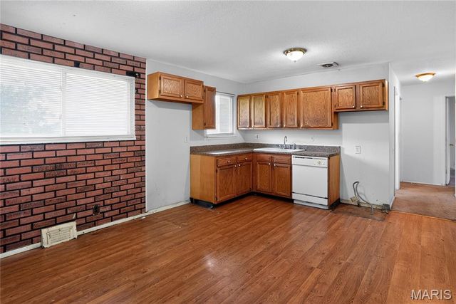 1723 Keelen Drive, St Louis, MO 63136