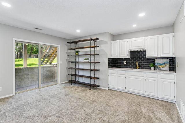 3106 N Lakecrest Circle, Wichita, KS 67205
