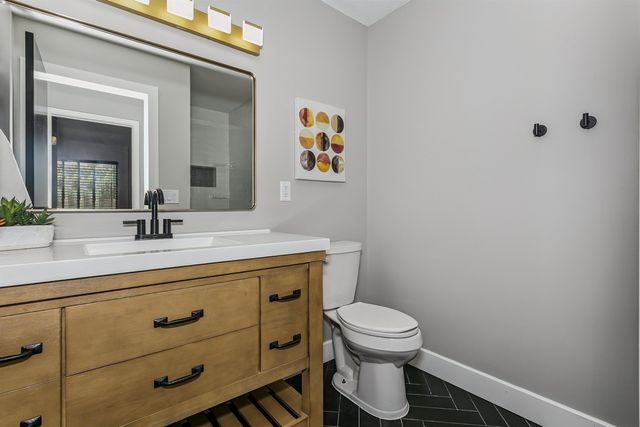 3106 N Lakecrest Circle, Wichita, KS 67205