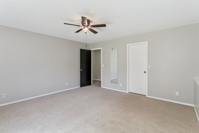 3106 N Lakecrest Circle, Wichita, KS 67205