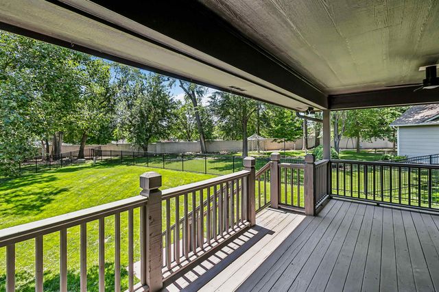3106 N Lakecrest Circle, Wichita, KS 67205