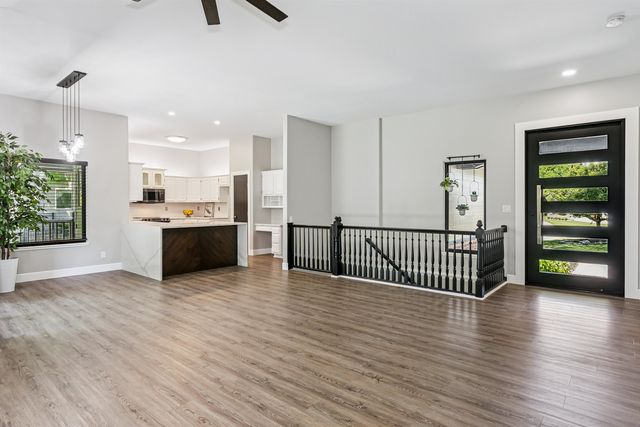 3106 N Lakecrest Circle, Wichita, KS 67205