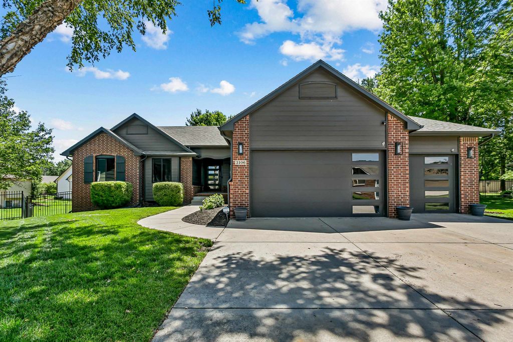 3106 N Lakecrest Circle, Wichita, KS 67205