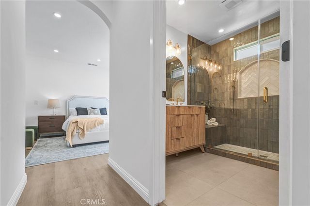 2912 W 30th, Los Angeles, CA 90018