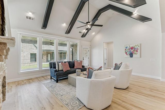 15700 Flora Avenue, Edmond, OK 73013