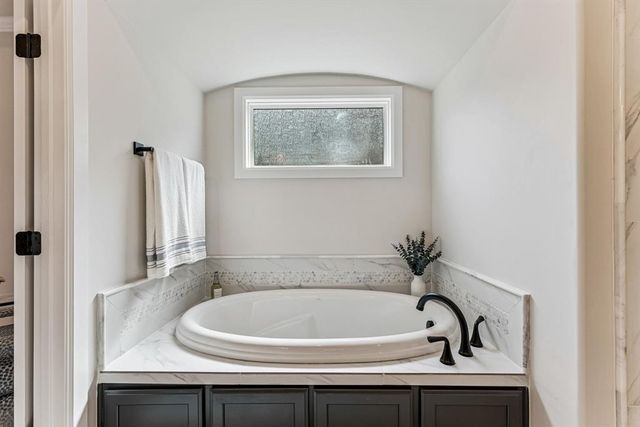 15700 Flora Avenue, Edmond, OK 73013